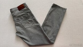 Pánske,kvalitné džínsy Hugo BOSS - veľkosť 34/32