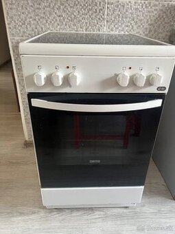 Elektrický sporák Zanussi – plne funkčný