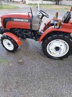 Malo traktor EUROPARD 254 Foton