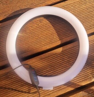 Kruhové LED svetlo 40W na USB so stmievačom