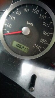 Predám suzuki Liana ma len 106km