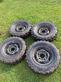 Predam na suzuki samurai disky plus gumy r15 T3