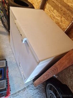 Mrazaci box 240l