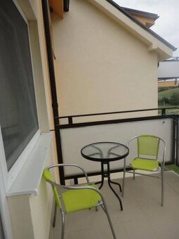 Na predaj veľký apartmán, Podhájska