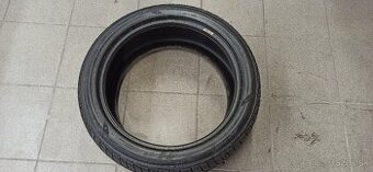 245/40 R18
