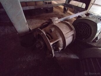 Elektromotor .