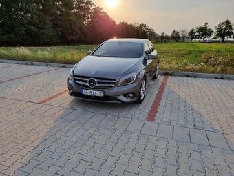 Mercedes-Benz A180