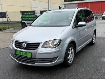 ►VW TOURAN 1,6 MPI FREESTYLE- 7 MÍST, PARK. SENZORY, NAVI ◄