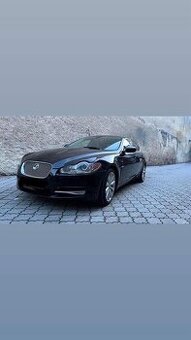 Jaguár XF