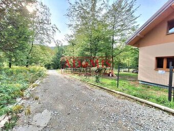 ADOMIS - Predám stavebný pozemok 1000m2 v lese,Kysak Brezie,