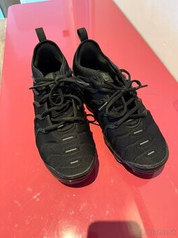 nike vapomax plus black