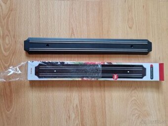 Magneticky drziak na noze