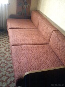 Predám starožitný rozťahovací gauč s úložným priestorom