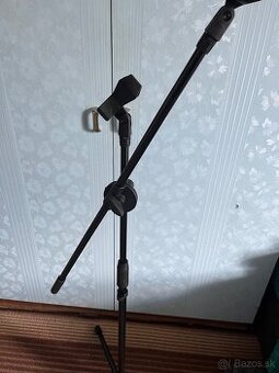 Úplne nový stojan na mikrofón