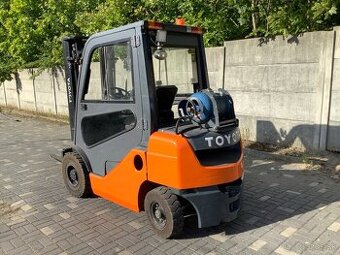 Toyota 8FG25 LPG 2.5t – kabina, topení, side-shift - 1