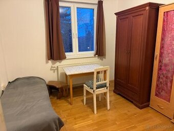 Prenajmem izbu pre ženu v Starom meste