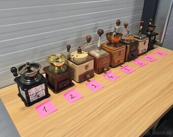 Staré mlynčeky na kávu