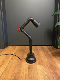 Industriálna stolná lampa