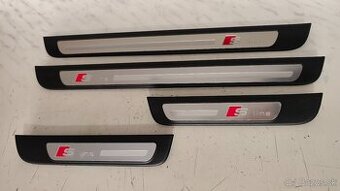 Lišty Audi A4 B8 Sline