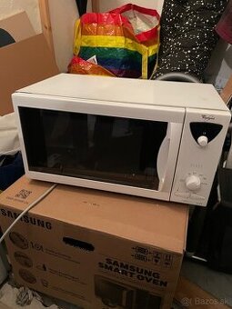 Mikrovlnka Whirlpool