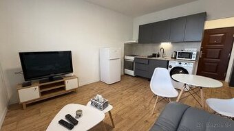 Na prenájom 1 izbový byt v centre mesta s balkónom