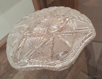 krištáľovú misu tvare mušle