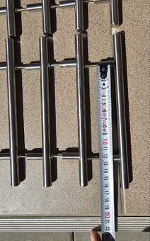 Nábytkové kovania, kovove úchytky