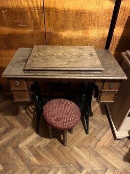 Retro šijací stroj Singer