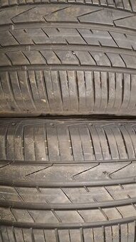 Predám 2ks slušné letné 235/60r18-103W Hankook