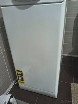 Predam zvrchu plnení práčku Zanussi