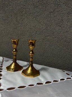 Elegantná sada vintage mosadzných dekorácií