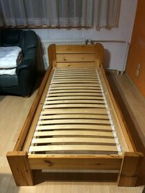 Kvalitná posteľ z dreveného masívu 50€