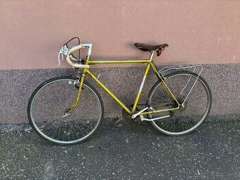 Cestný bicykel Favorit