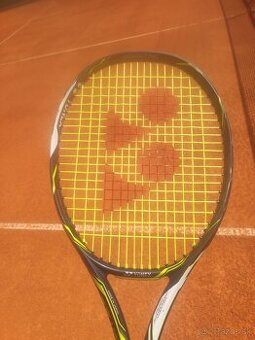Tenisová raketa Yonex DR 100