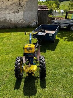 Agzat malo traktor
