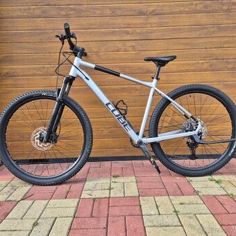 Horský bicykel značky CUBE ATTENTION SLX