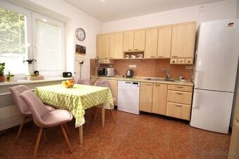 PREDAJ 5 izb DOM v obci PRUSY s pozem. 1880m2