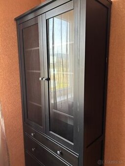 HEMNES IKEA - vitrina