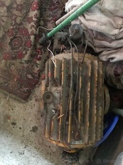 čerpadlo / pumpu (vývevu) z automobilu LIAZ