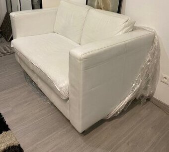 Kožená biela sedačka