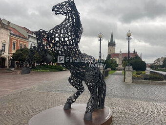 Pod konkatedrálou v pešej zóne klimatizovaný 2izb podkrovný 