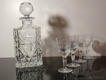 PREDANE. Luxusná krištáľová brúsená karafa a 4 ks poháriky