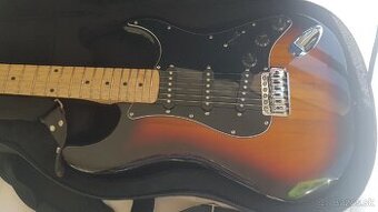 Predám elektrickú gitaru Weinberger a Combo