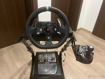 Logitech G920 s prevodovkou a stojanom