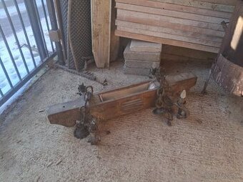 Kovane lustre,umyvadlo,koleso z voza