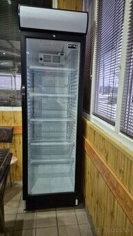 Predám vitrínovú chladničku
