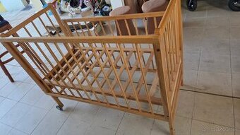 Detská drevená postieľka