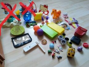 Rôzne hračky a pomôcky pre deti