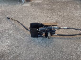 Predám hydraulicky rozvádzač joystick
