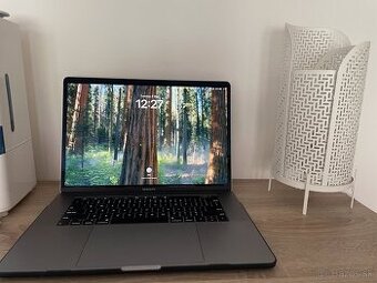 Apple MacBook Pro 2019 "Core i7" 2.6 15" Touch bar